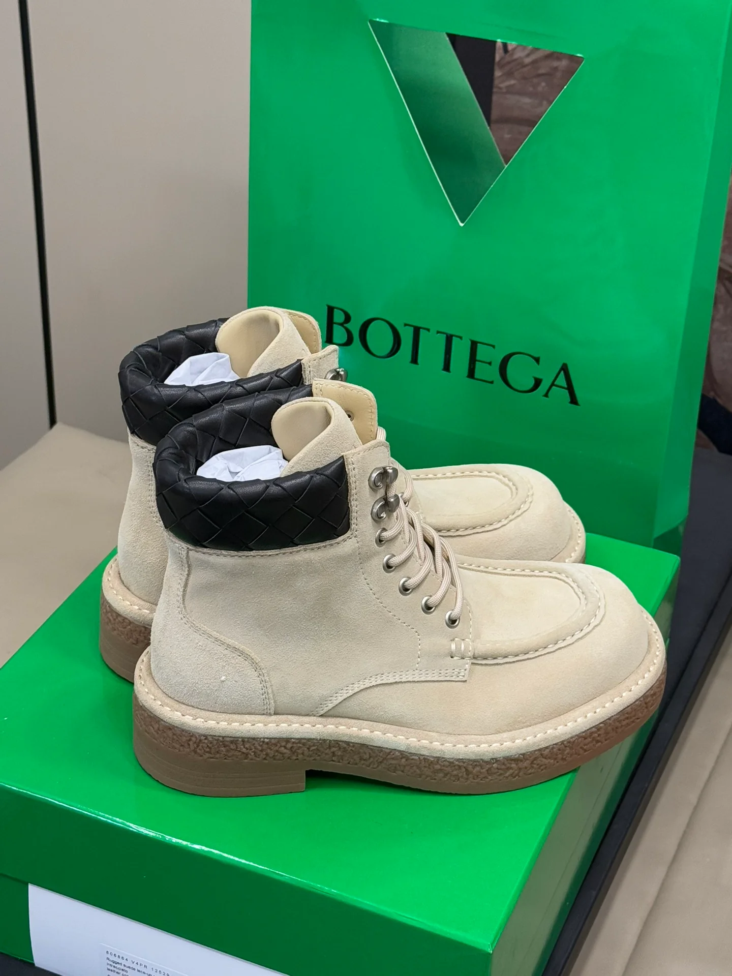 Замшевые ботинки BV-2024 - светло-коричневые