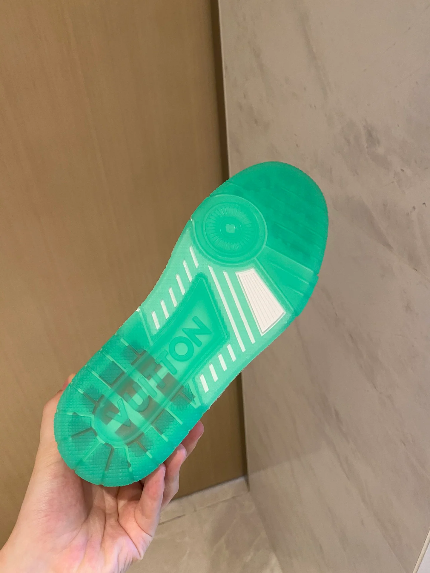 Обувь LV - кроссовки LV Trainer - 19