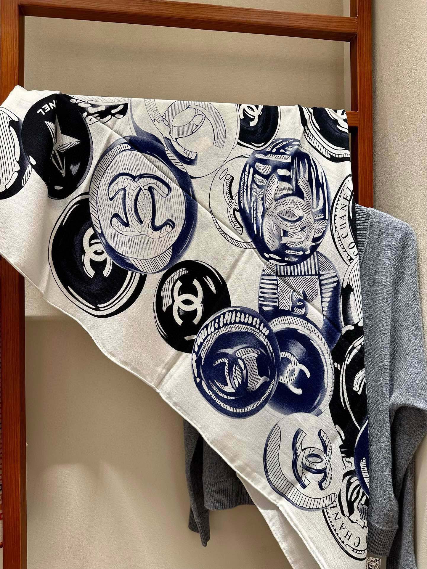 Шаль Chanel 2024 Coin Shawl - 140-140