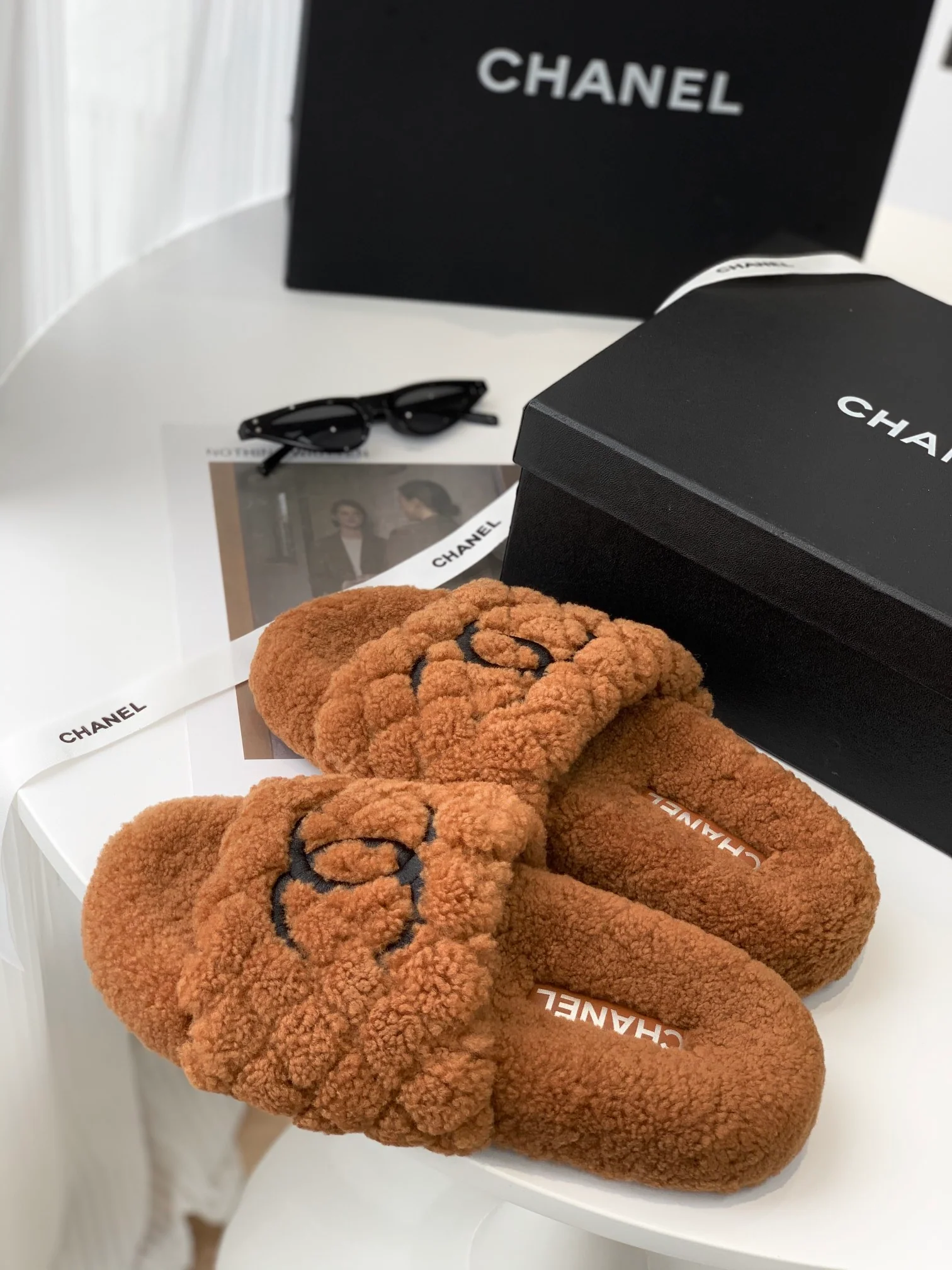 Chanel - Новые тапочки из овечьей шерсти - Размеры 35-40