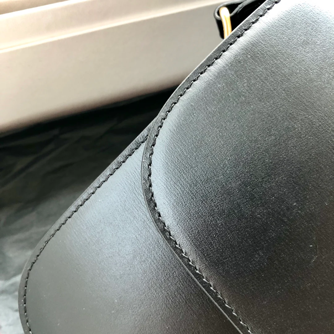 Celine Triomphe Medium Calfkin Black