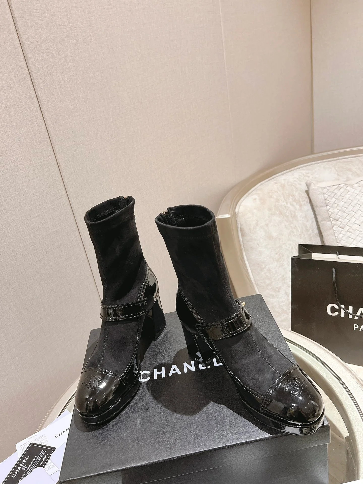 Унисекс лоферы Chanel в стиле показа на парижском подиуме, черные.