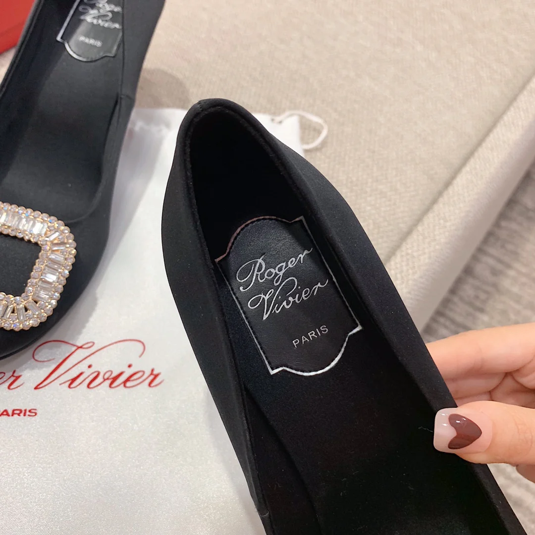 Туфли на банановом каблуке RV-7-5 см - шелковая пряжка со стразами - черные