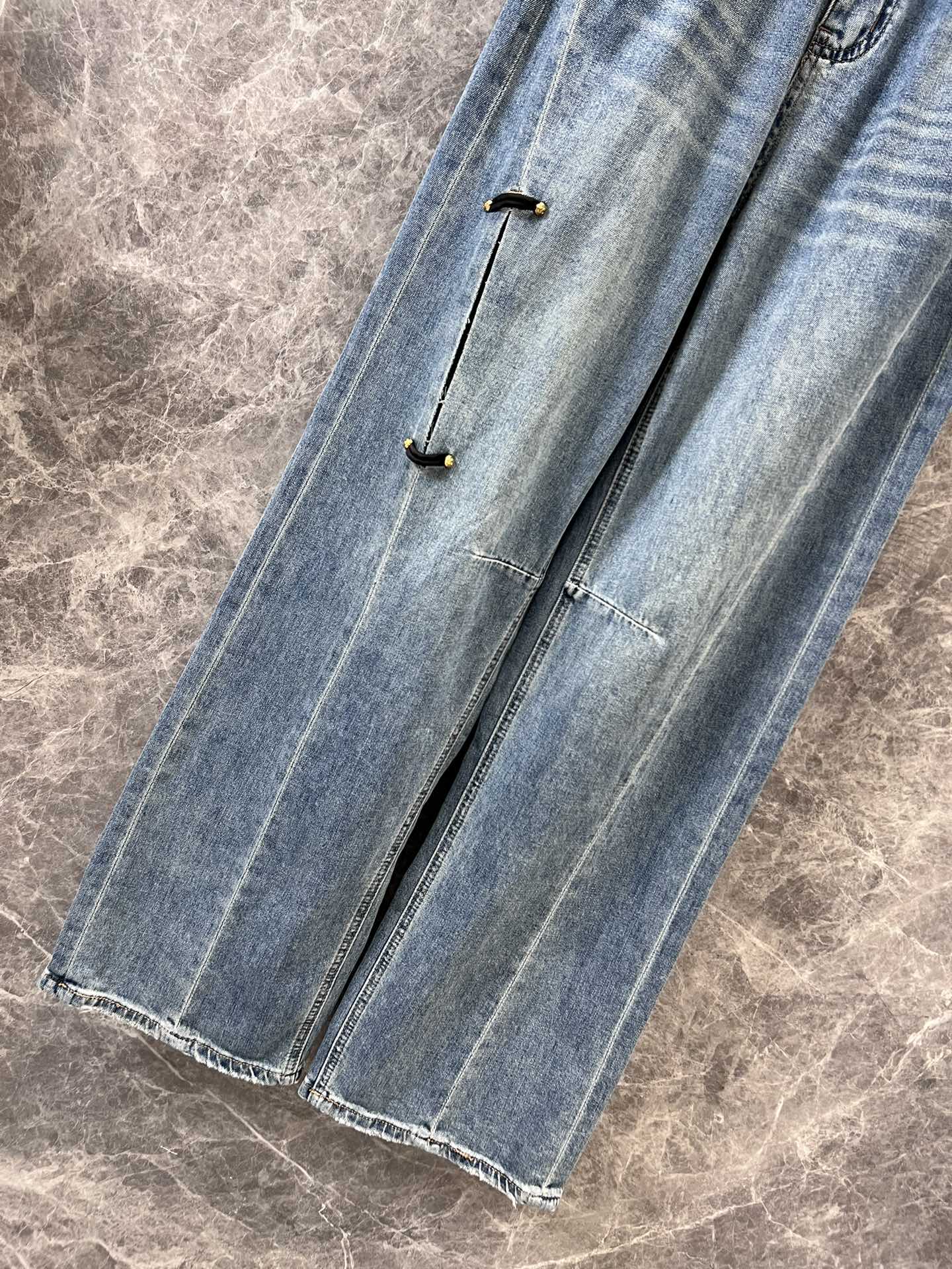 Miu Miu-2404-24 Рваные джинсы в китайском стиле, новая модель для ранней весны