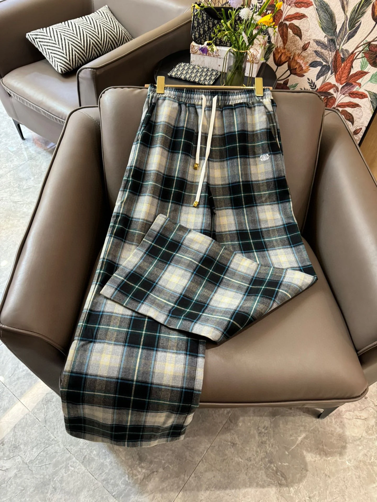 Брюки в клетку Celine 2403 - черные