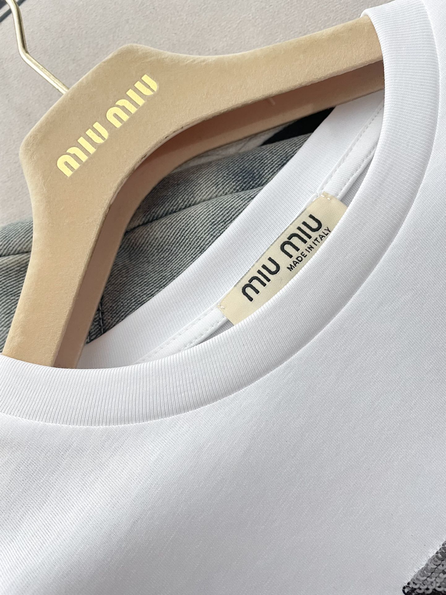 Miu Miu-2404 Однотонная трикотажная хлопковая футболка с коротким рукавом