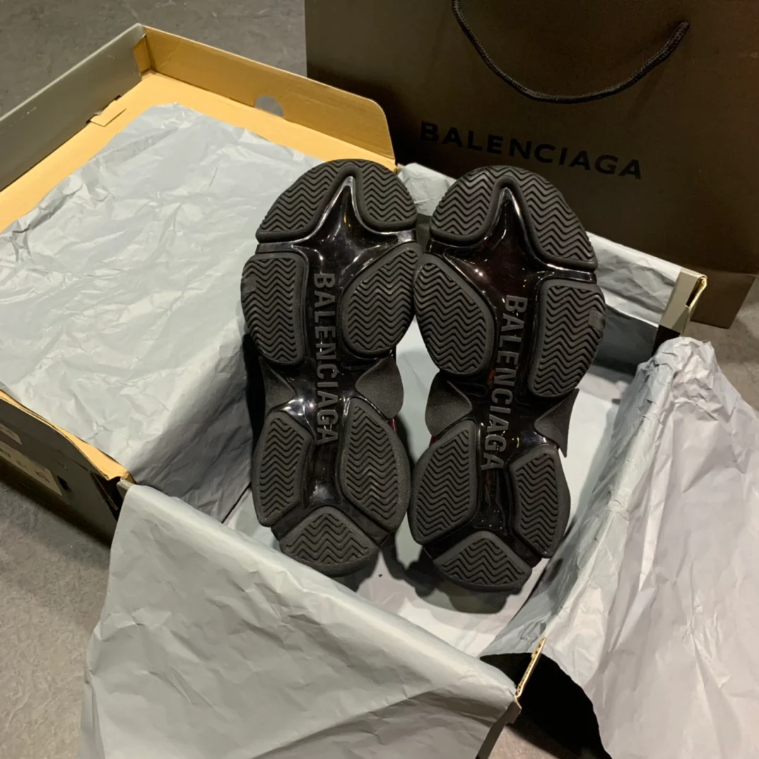 Li Shi - Папины кроссовки - Черно-красные