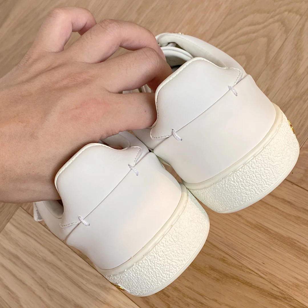 Обувь LV - белые кроссовки LV