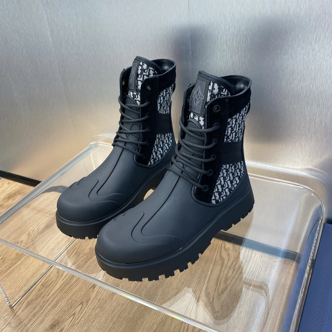 Новинка сезона осень/зима 2023 от Dior - Коллекция Garden - Ботинки Martin с круглым носком и шнуровкой - Унисекс - Черные