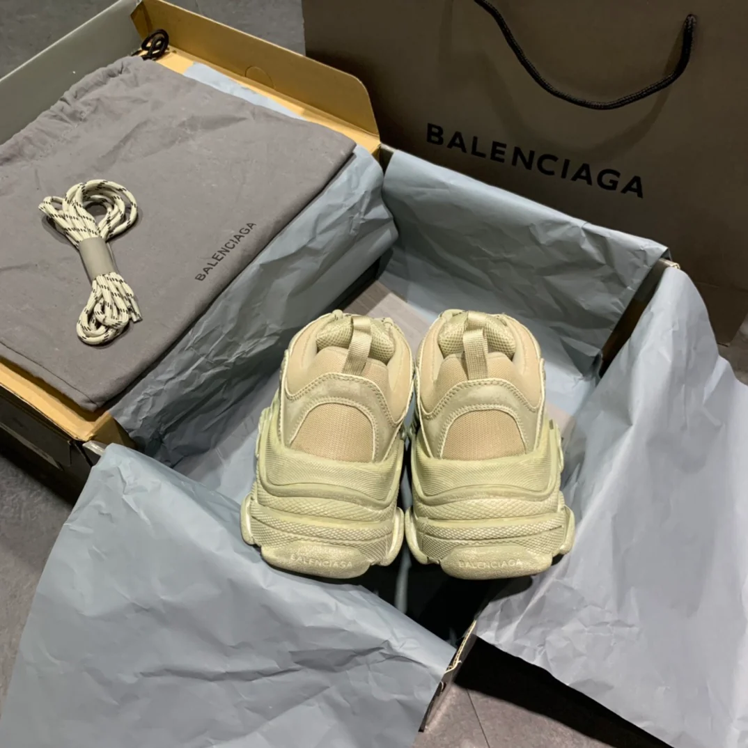 Balenciaga - Dad Shoes - 24