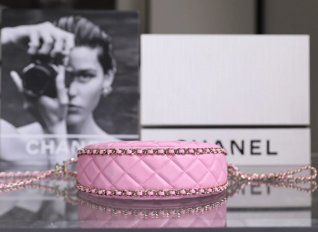 Новинка сезона весна/лето 2023 от Chanel - сумка ?Полумесяц? - маленькая - розовая