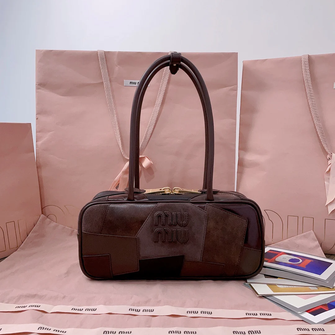 Сумка для боулинга Miu Miu 5bb147 - кожа с коричневой отделкой.