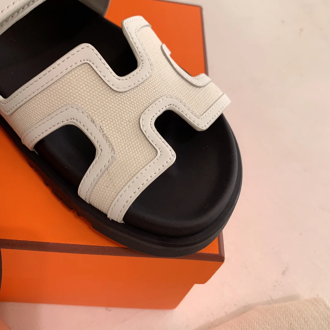 Шелковые кожаные тапочки Hermes - белые