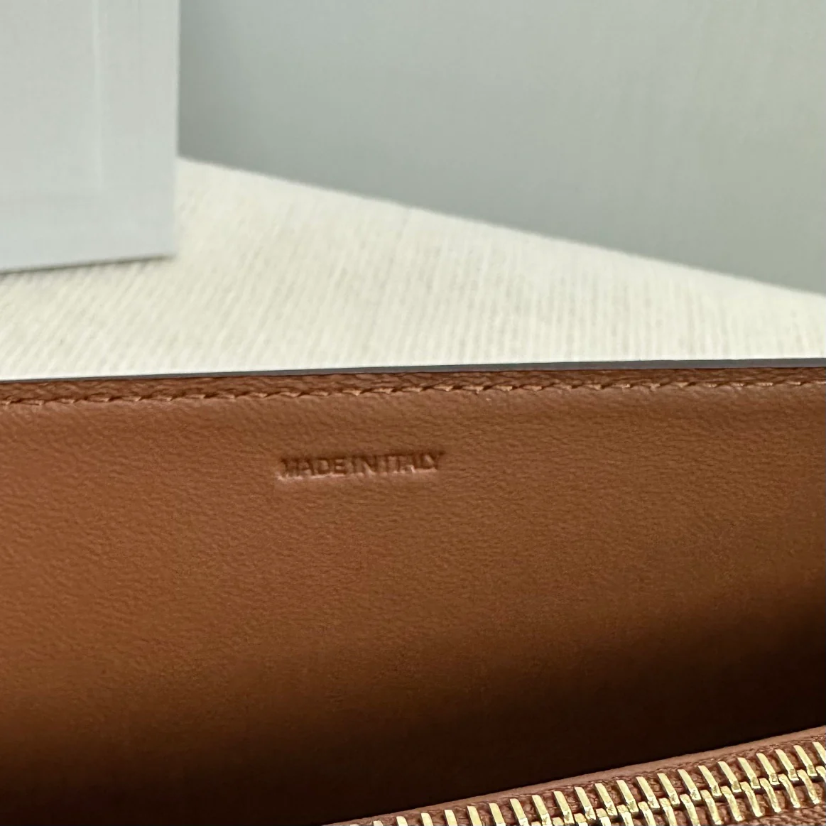 Сумка-конверт Celine WOC - полностью кожаный плечевой ремень - коричневая