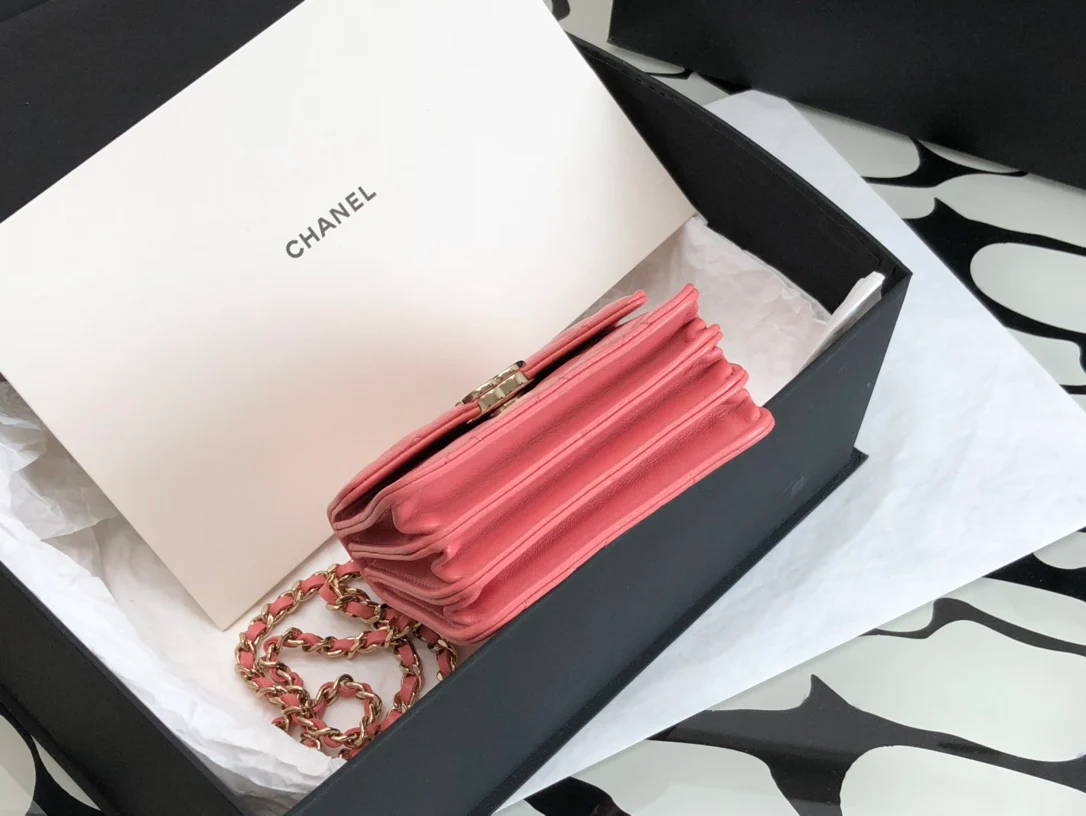 Маленькая сумка Chanel 2022 Métiers d'Art Collection – Розовый – Кожа ягненка