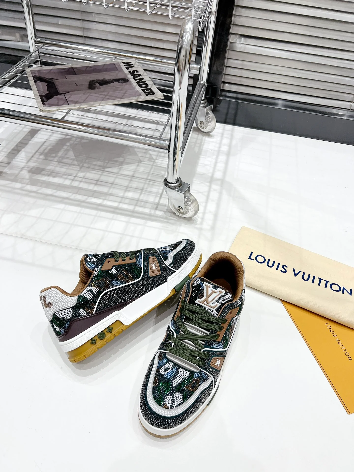 Кроссовки LV Trainer - Скейтбордистские кроссовки - Глянцевые с узором, черные - Унисекс