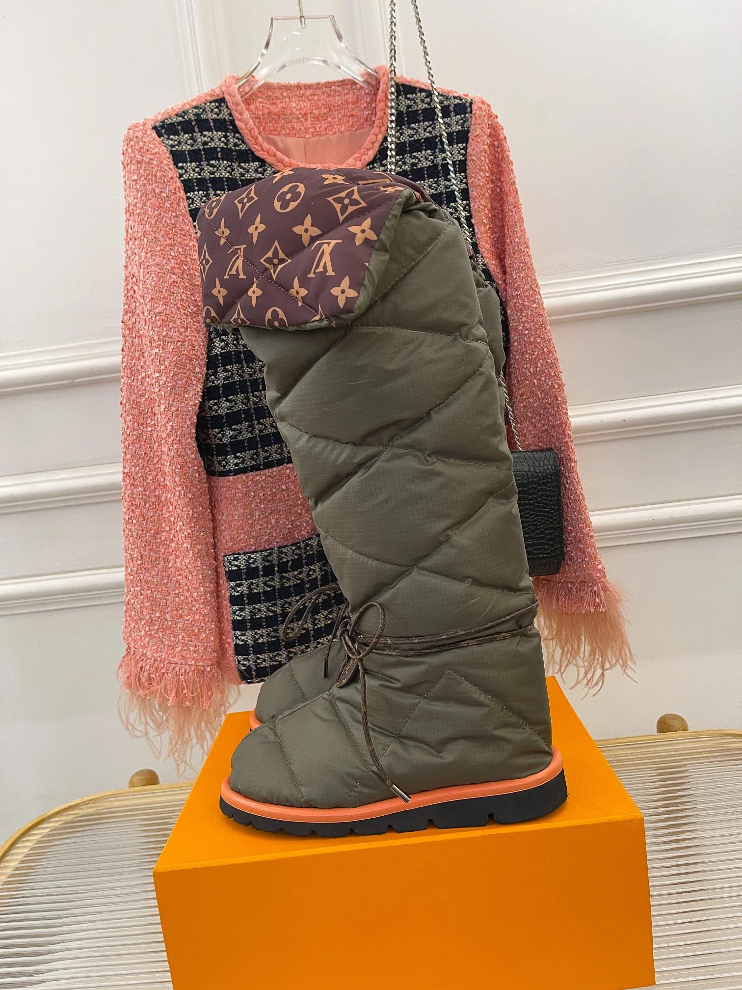 LV - Новинка сезона осень/зима 2022 - Пуховые зимние сапоги