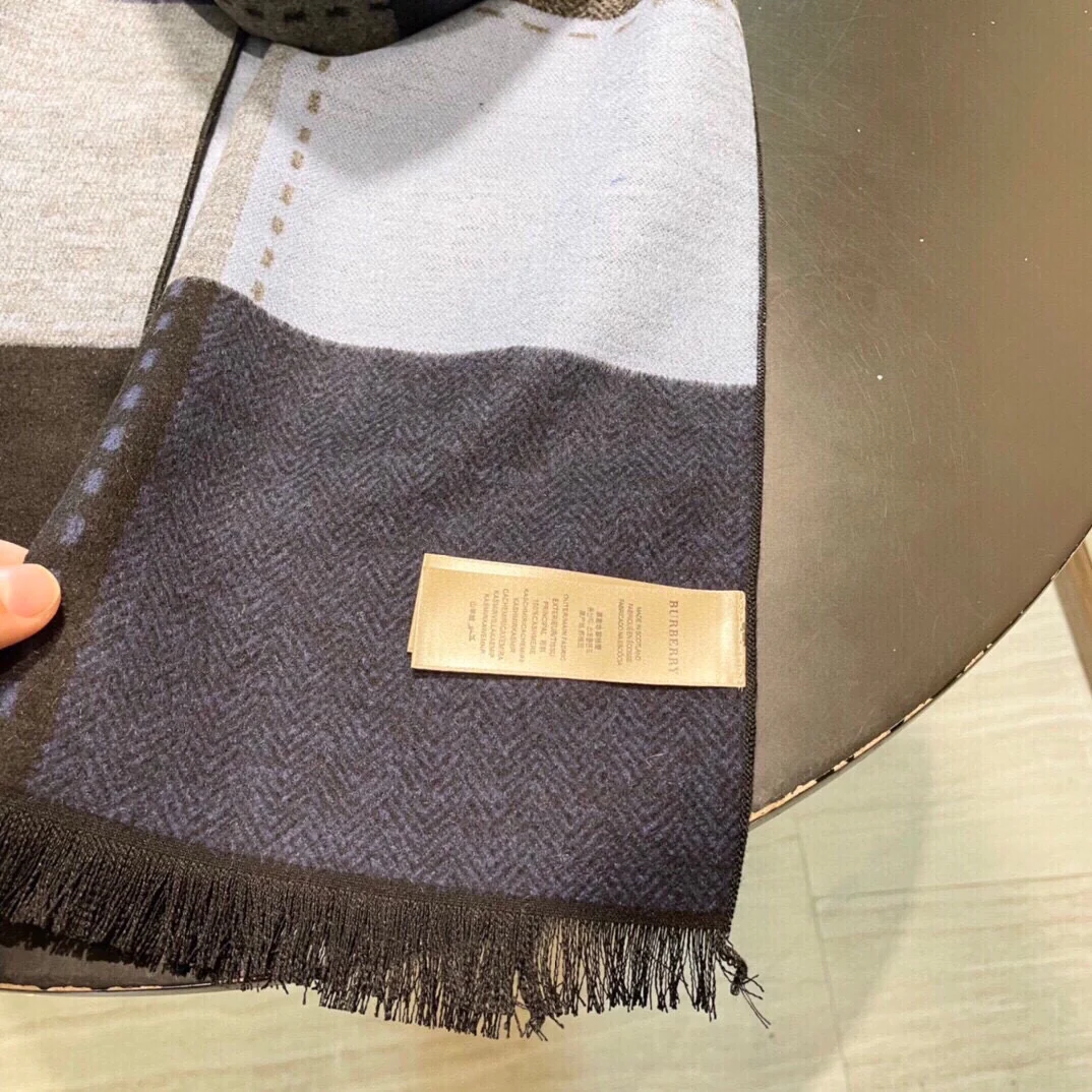 Кашемировый шелковый шарф Burberry