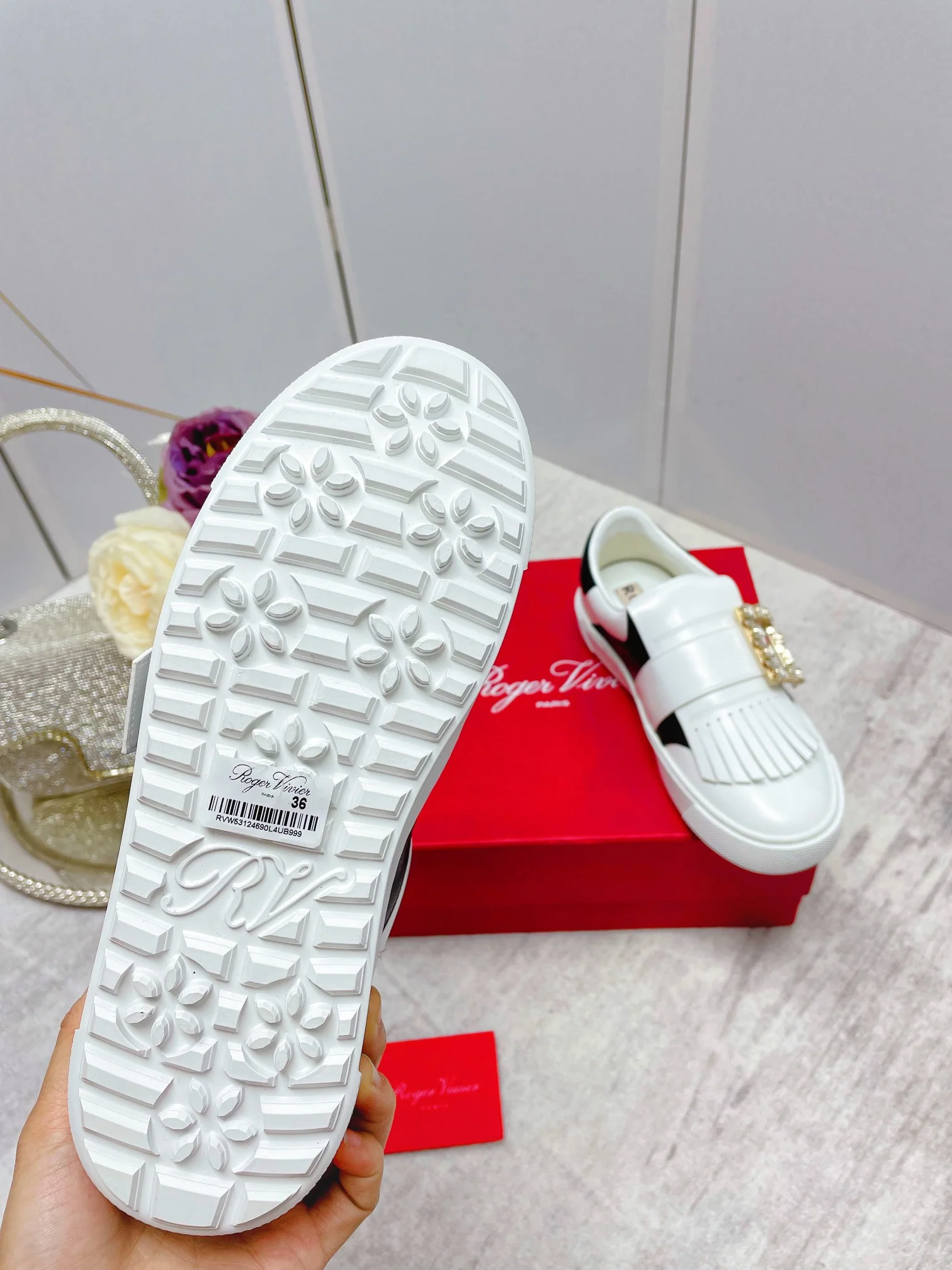 Кроссовки RV Shoes - Новинка весны/лета 2023 - Кроссовки с пряжкой и кисточкой из страз - Белые