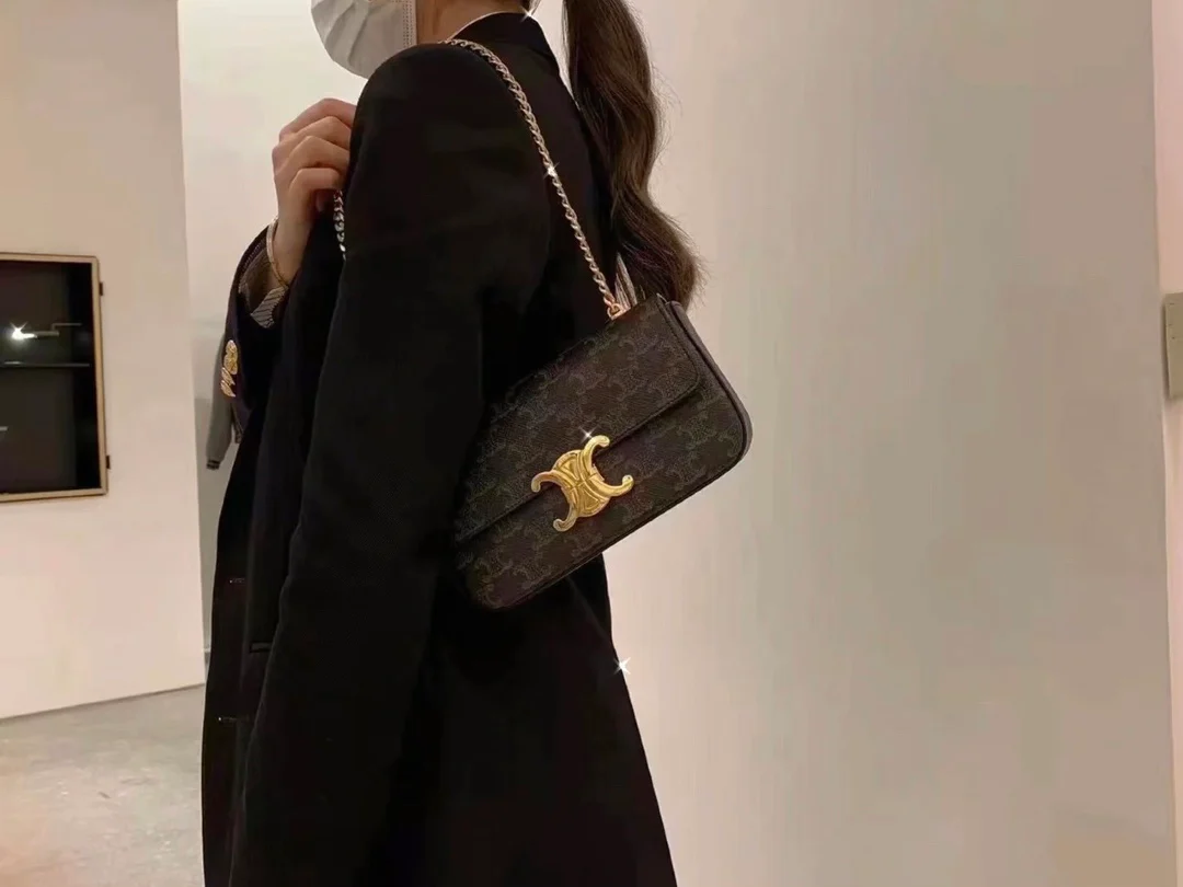 Сумка через плечо Celine Triomphe Chain - Body Image