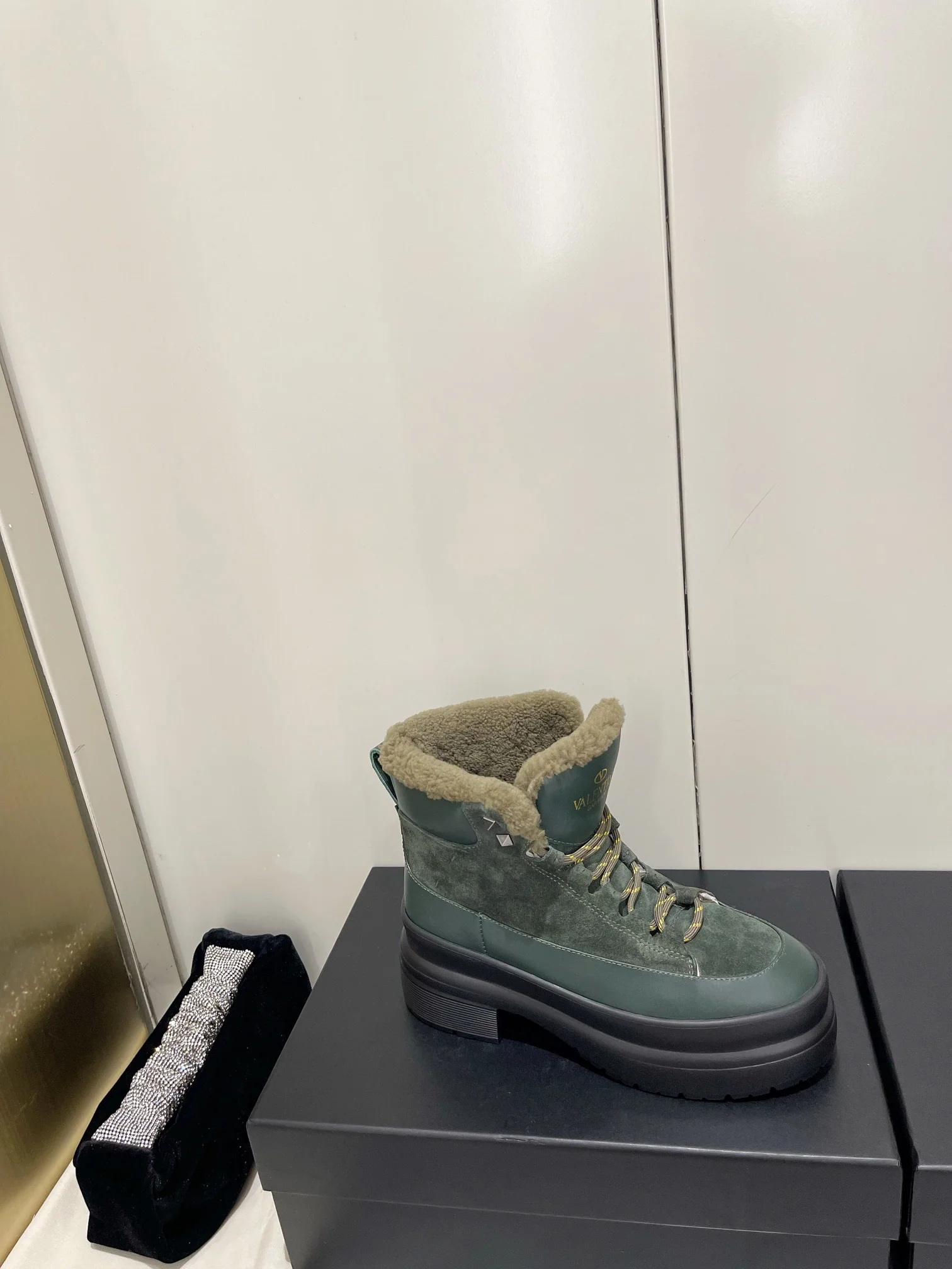 Новинка сезона осень/зима 2022 от Valentino - Снежные сапоги - 1