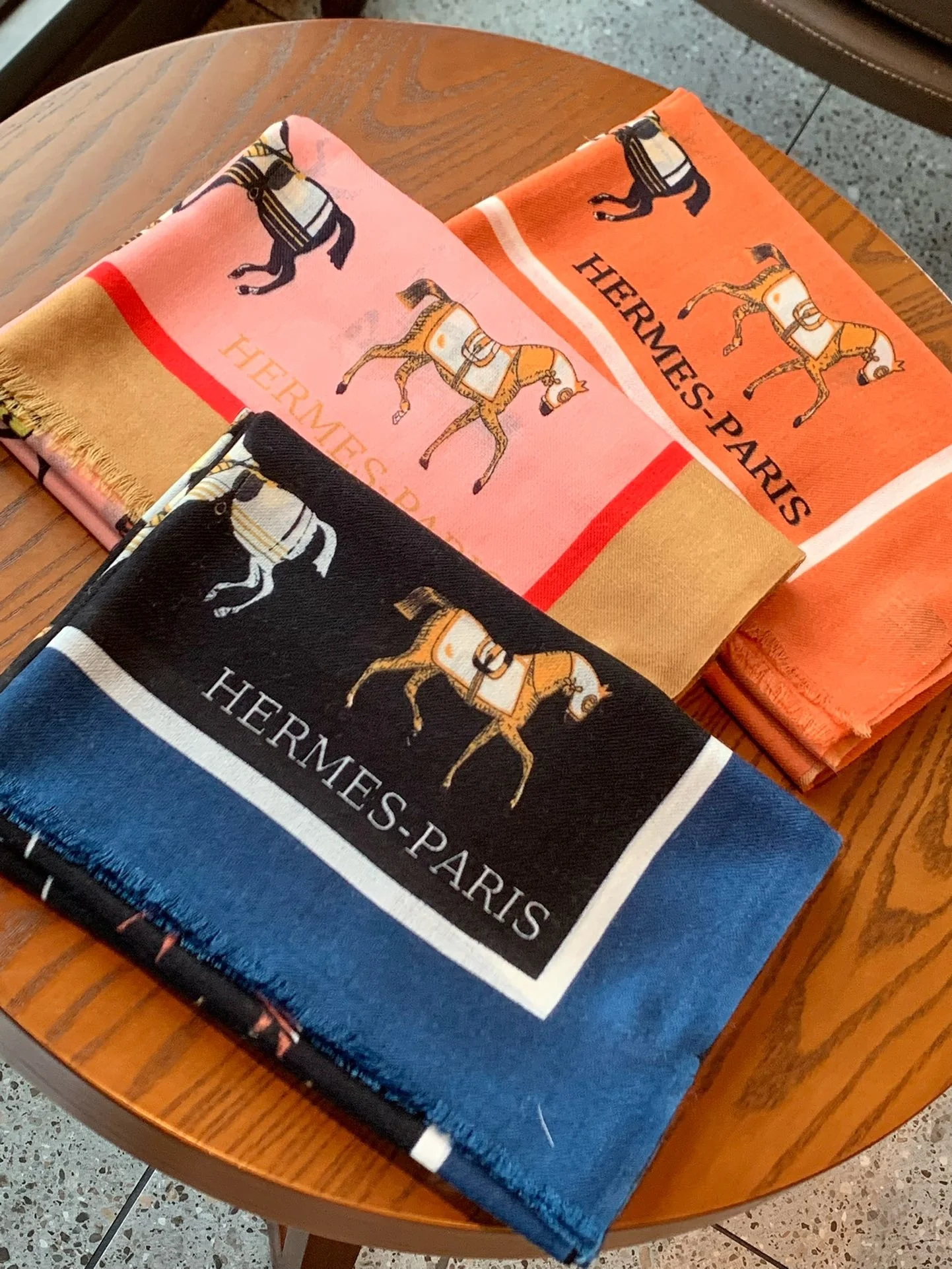 Длинный кашемировый шарф Hermes Premium Craftsmanship, 100-200 см, оранжевый.