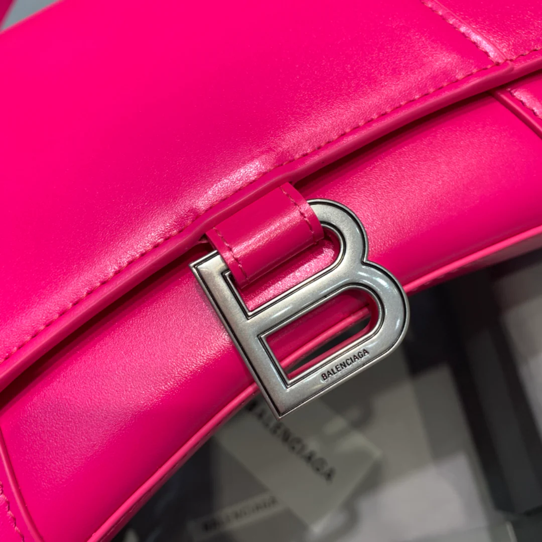 Сумка Balenciaga Hourglass - розово-красная, из гладкой кожи.