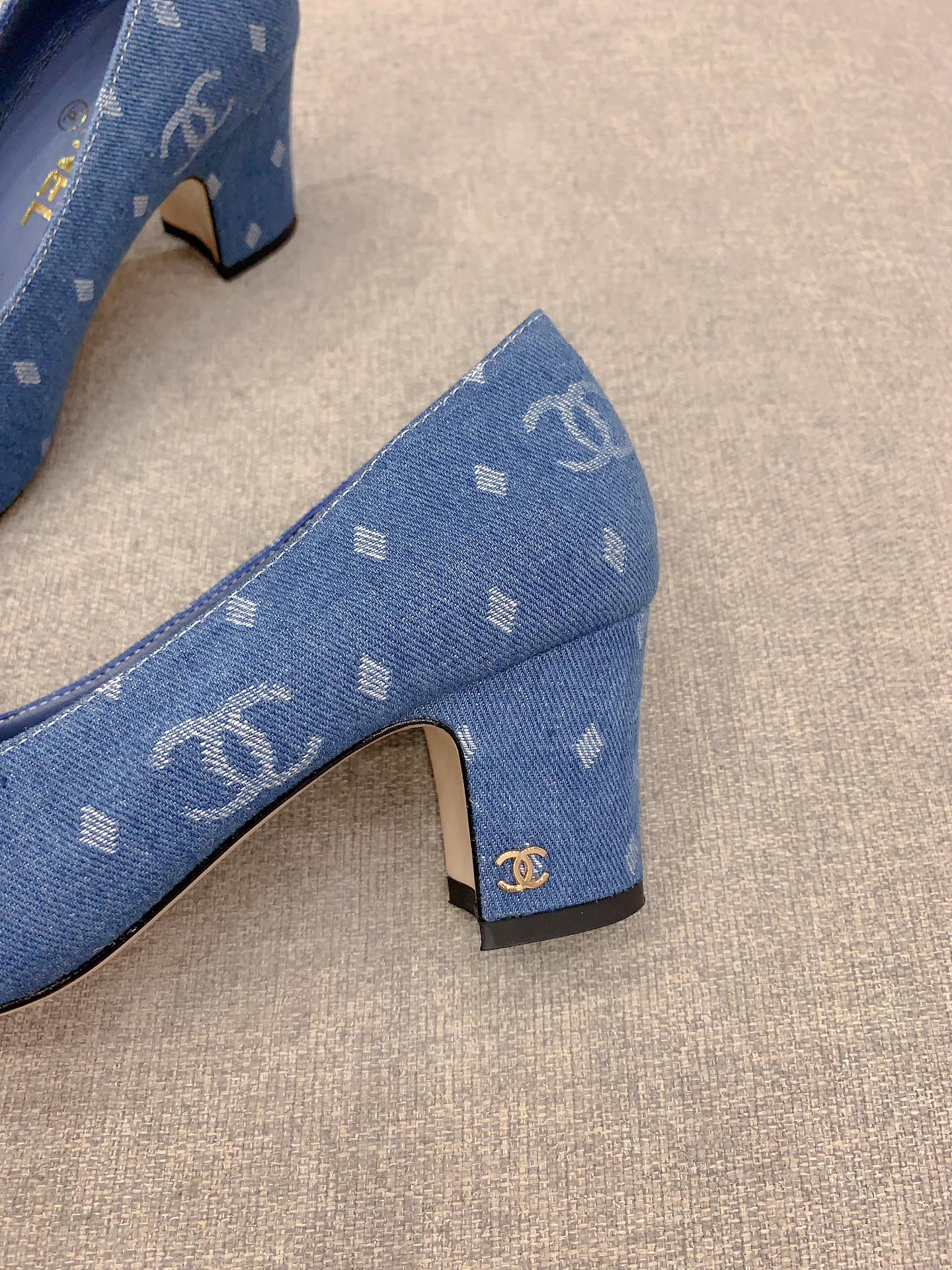 Джинсовые туфли на массивном каблуке Chanel - синие