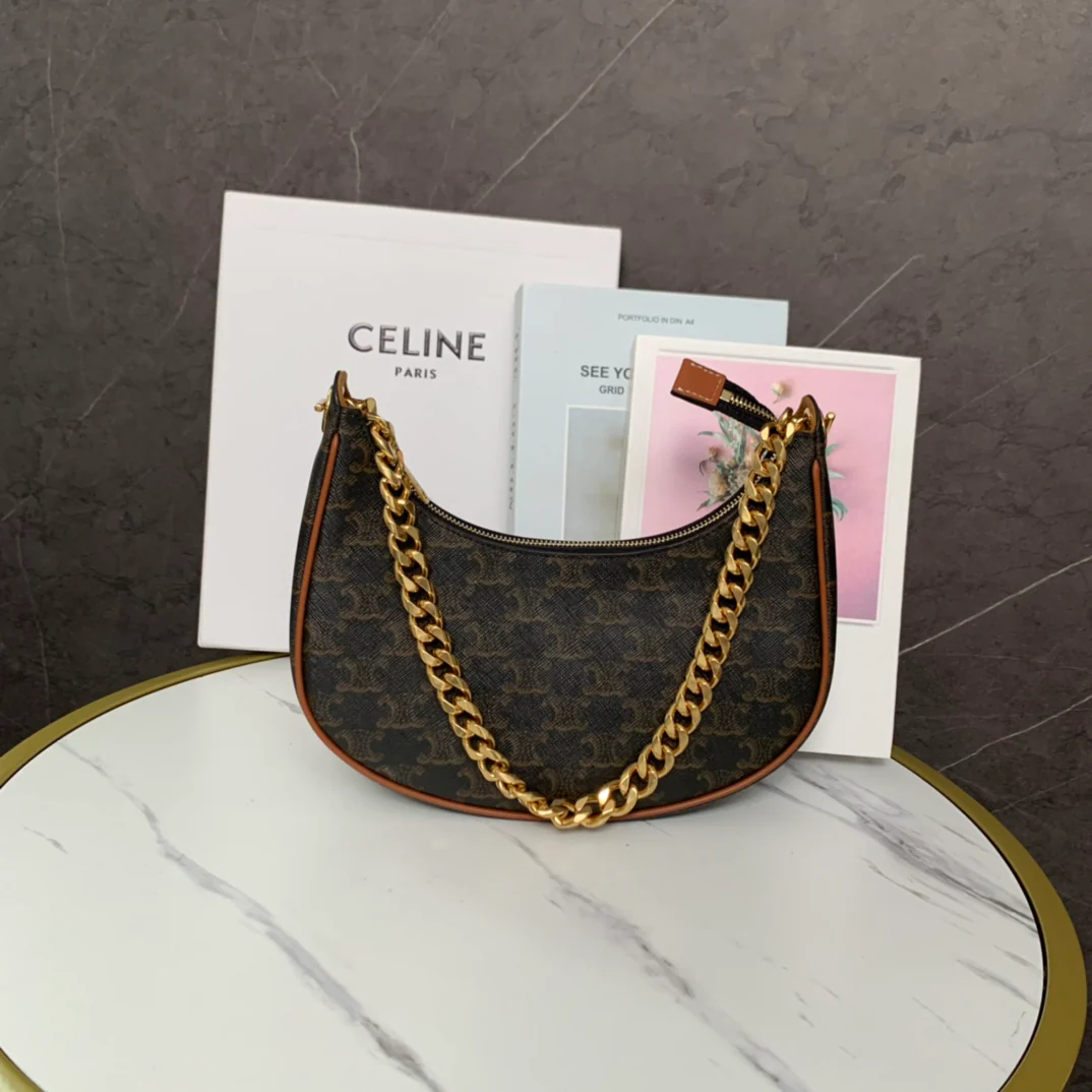 Новая сумка Celine Ava с цепочкой, 2022 год.
