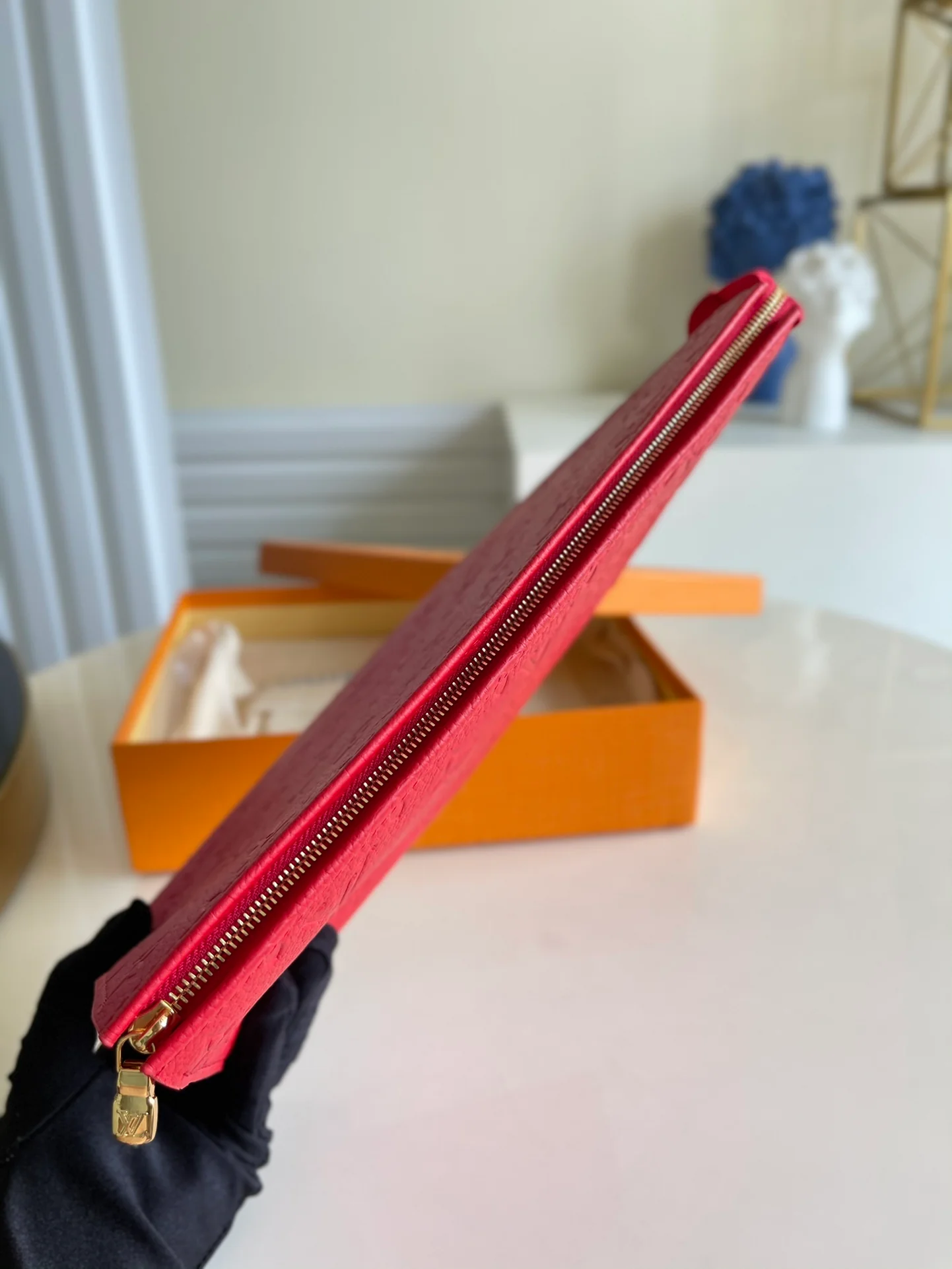 LV-M45665-Красная рельефная застежка-клатч