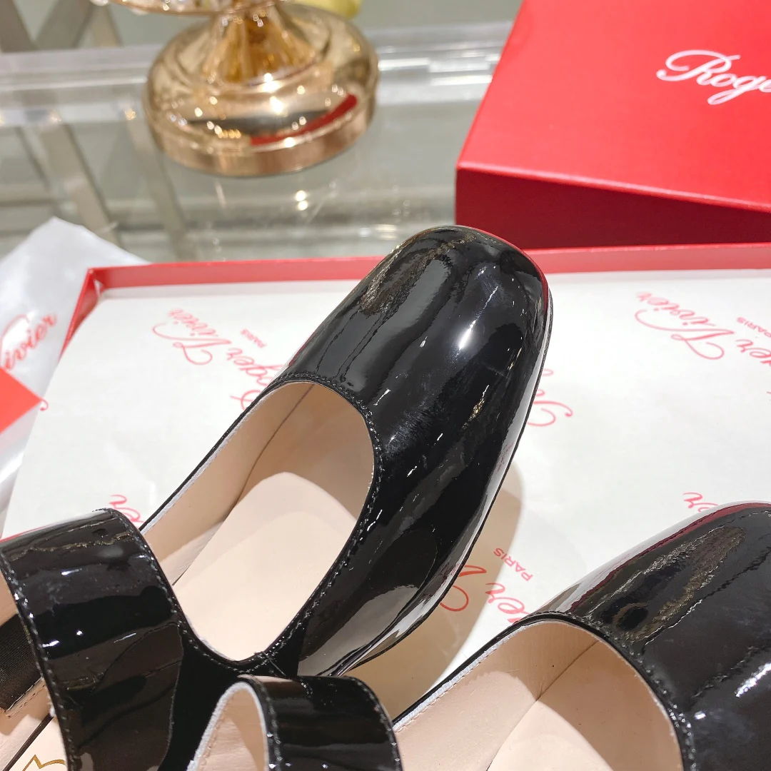 Обувь RV - Новинка весны 2023 - Туфли на низком каблуке из овчины - 4-5 см - Черные