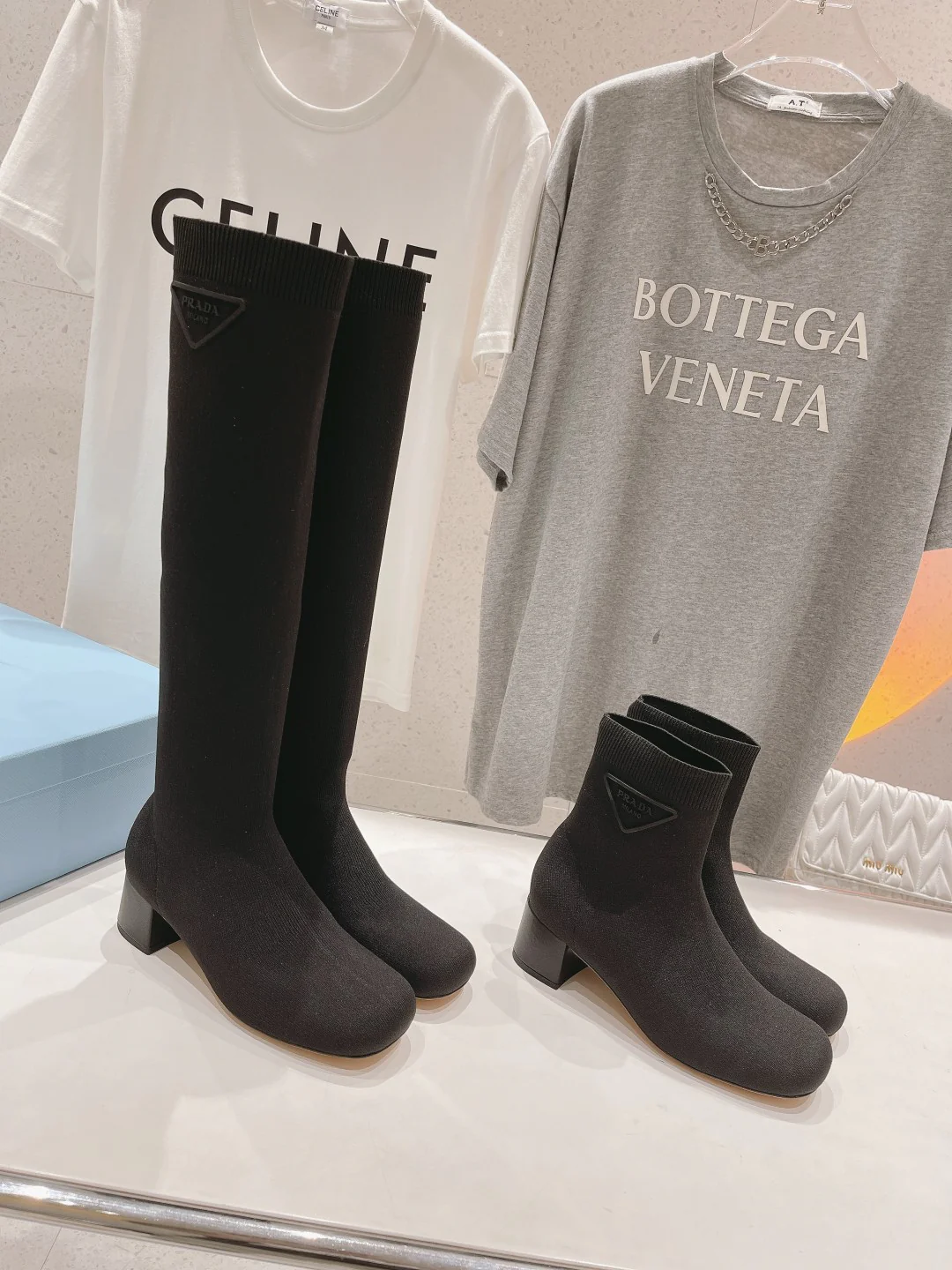 Ботинки на высоком каблуке Prada 2024 — изображение из коллекции — 1