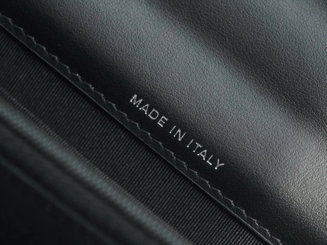 Chanel - Новая гармошка с ручками, украшенными стразами - Черная