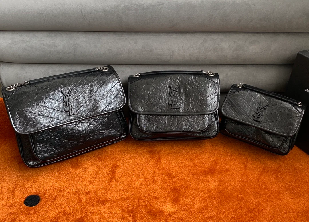 YSL Medium Niki Leather с черной пряжкой и D-образным кольцом - 1