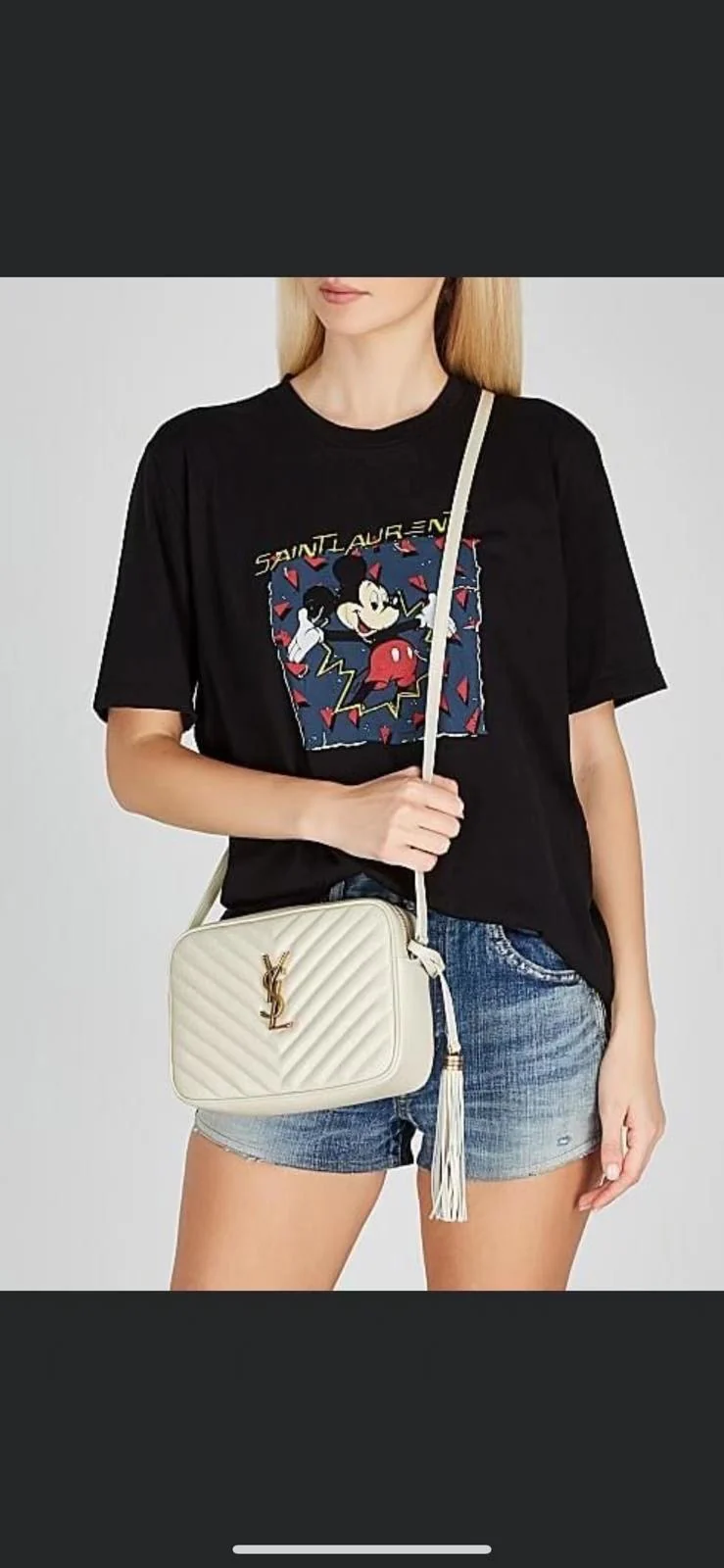 Фотосумка YSL Lou Bag — белая с золотой фурнитурой.