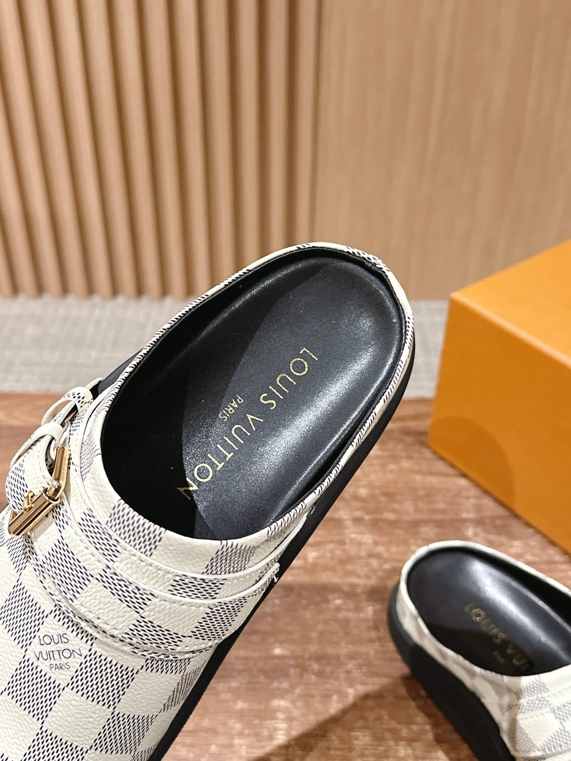 Новинка LV 2025 - Биркенштоки - Клетчатый узор - Белые