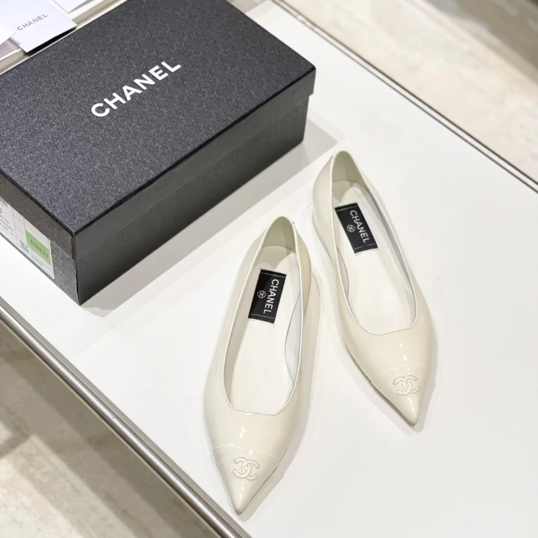 Туфли-балетки Chanel с острым носком - 4