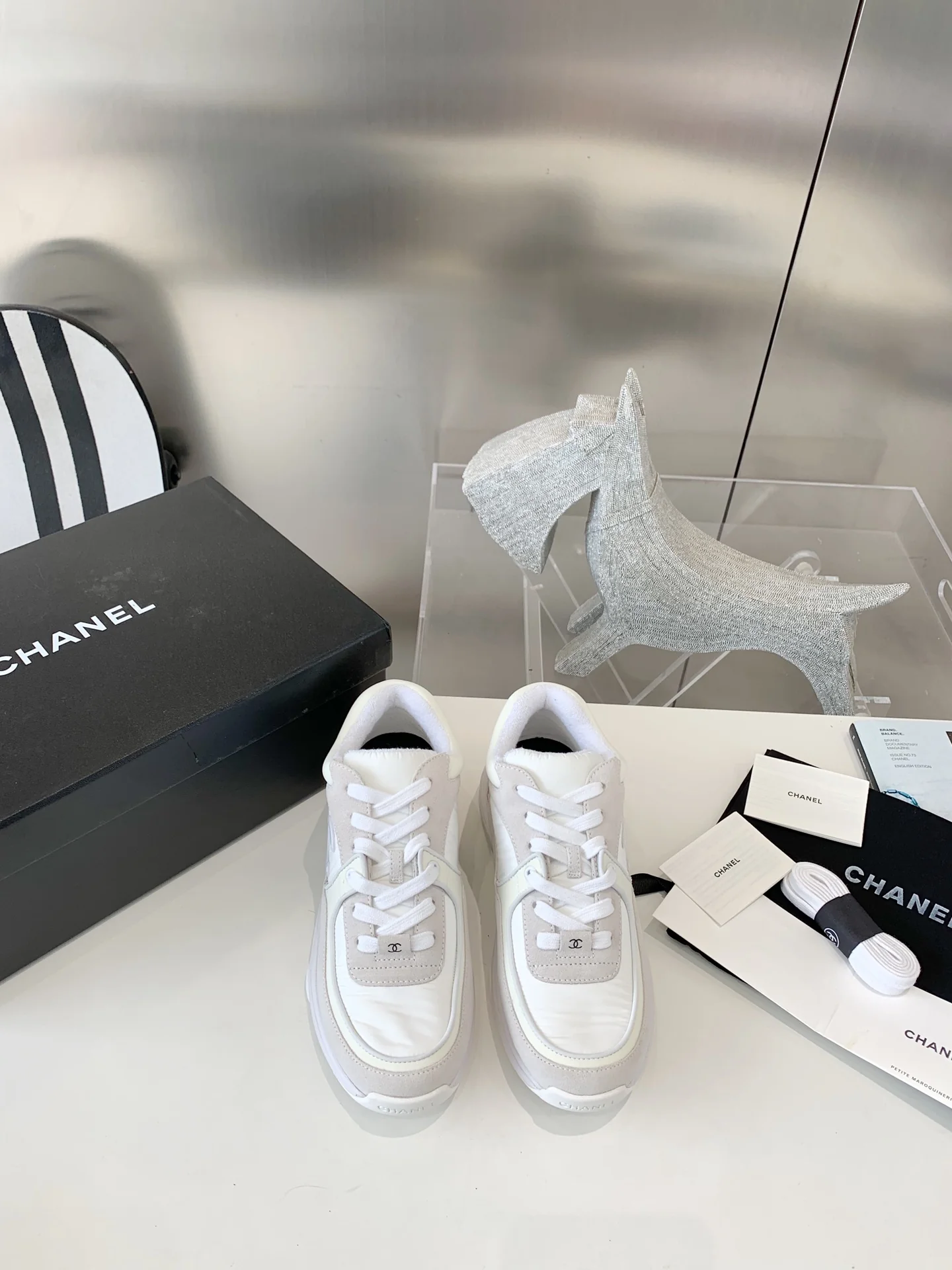 Новинка сезона осень/зима 2022 от Chanel - Спортивные повседневные туфли - Белые