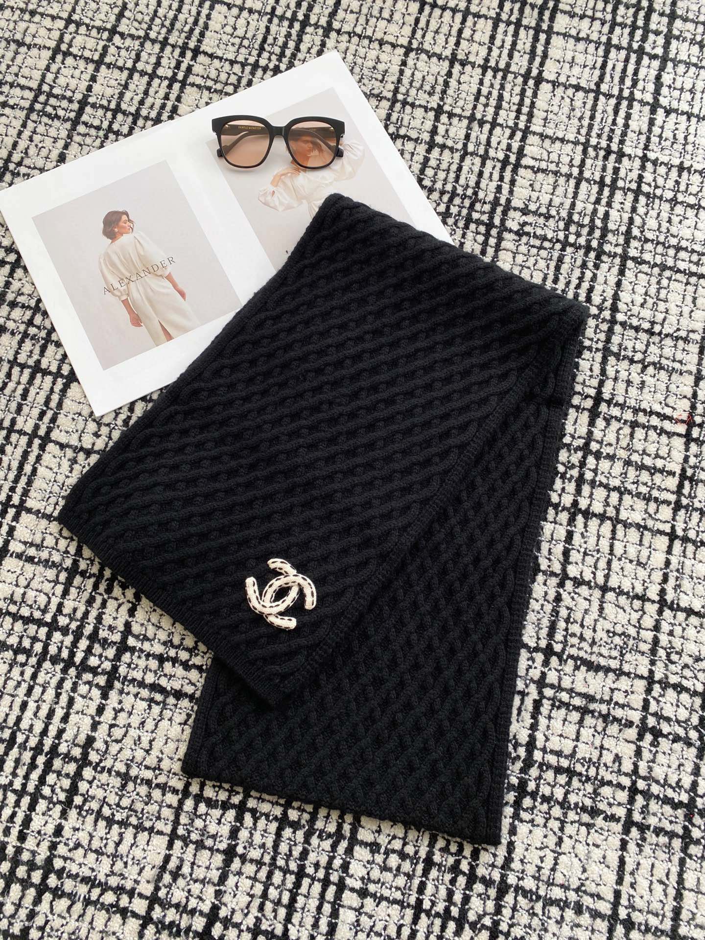 Вязаный шерстяной шарф Chanel 2024 — черный