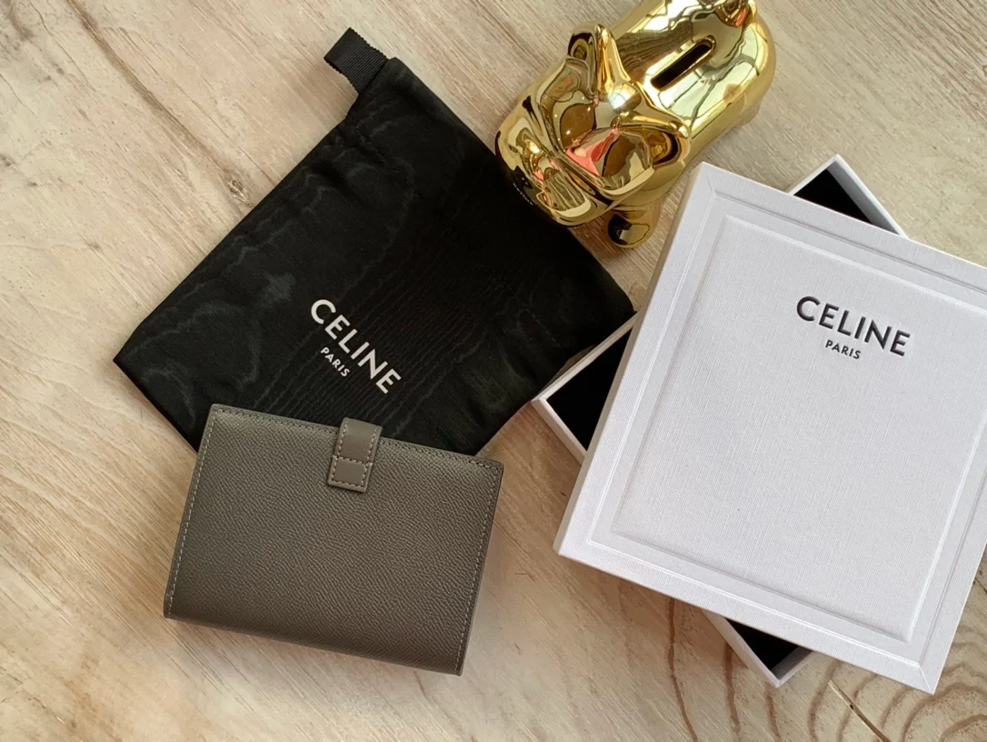 Кошелек Celine Strap из зернистой телячьей кожи — темно-серый