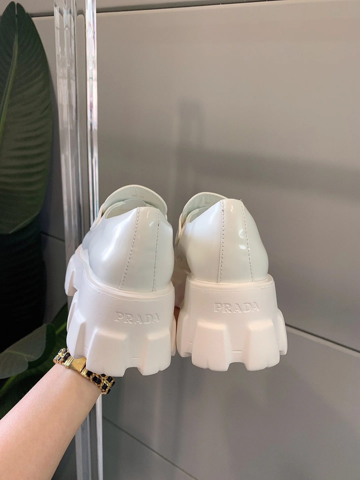 Лоферы на платформе Prada