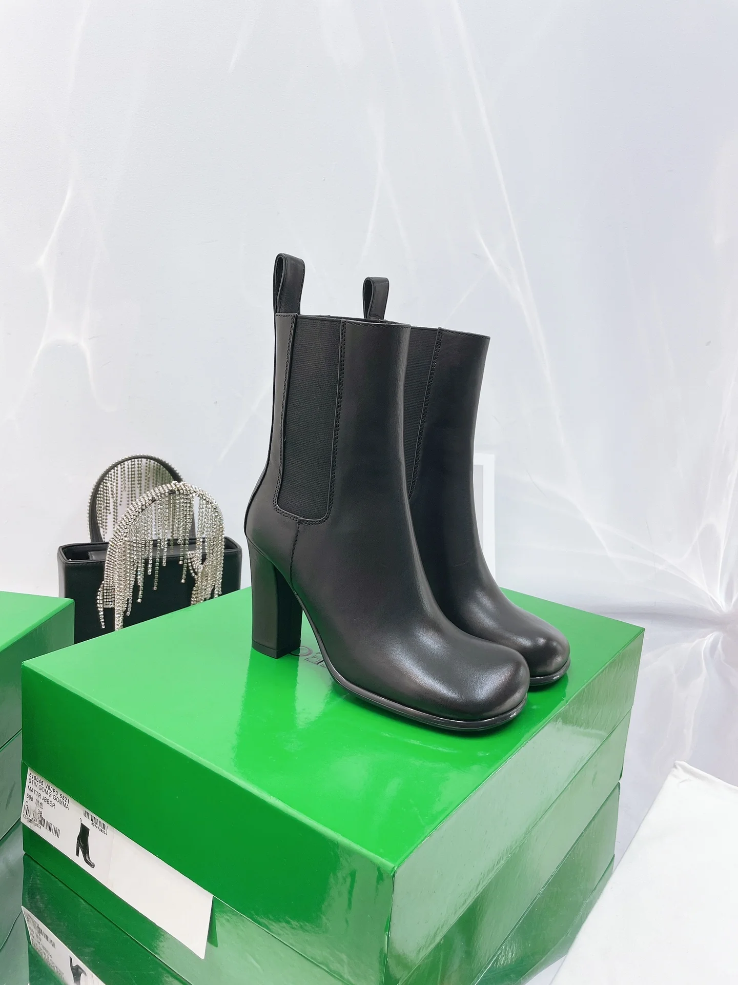 BV - Ботильоны на массивном каблуке с закругленным носком