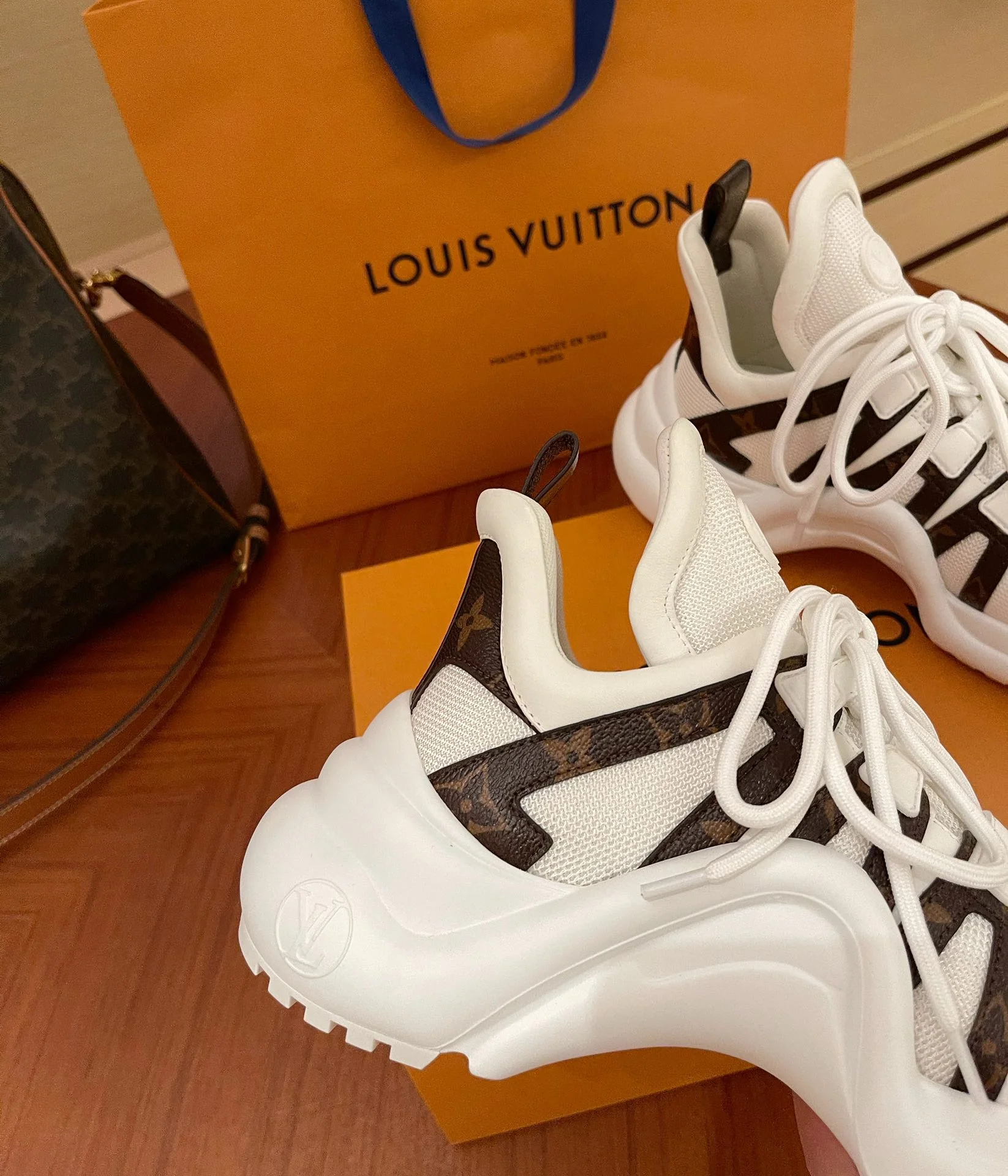 Серия LV Archlight - Новые кроссовки для папы - 10