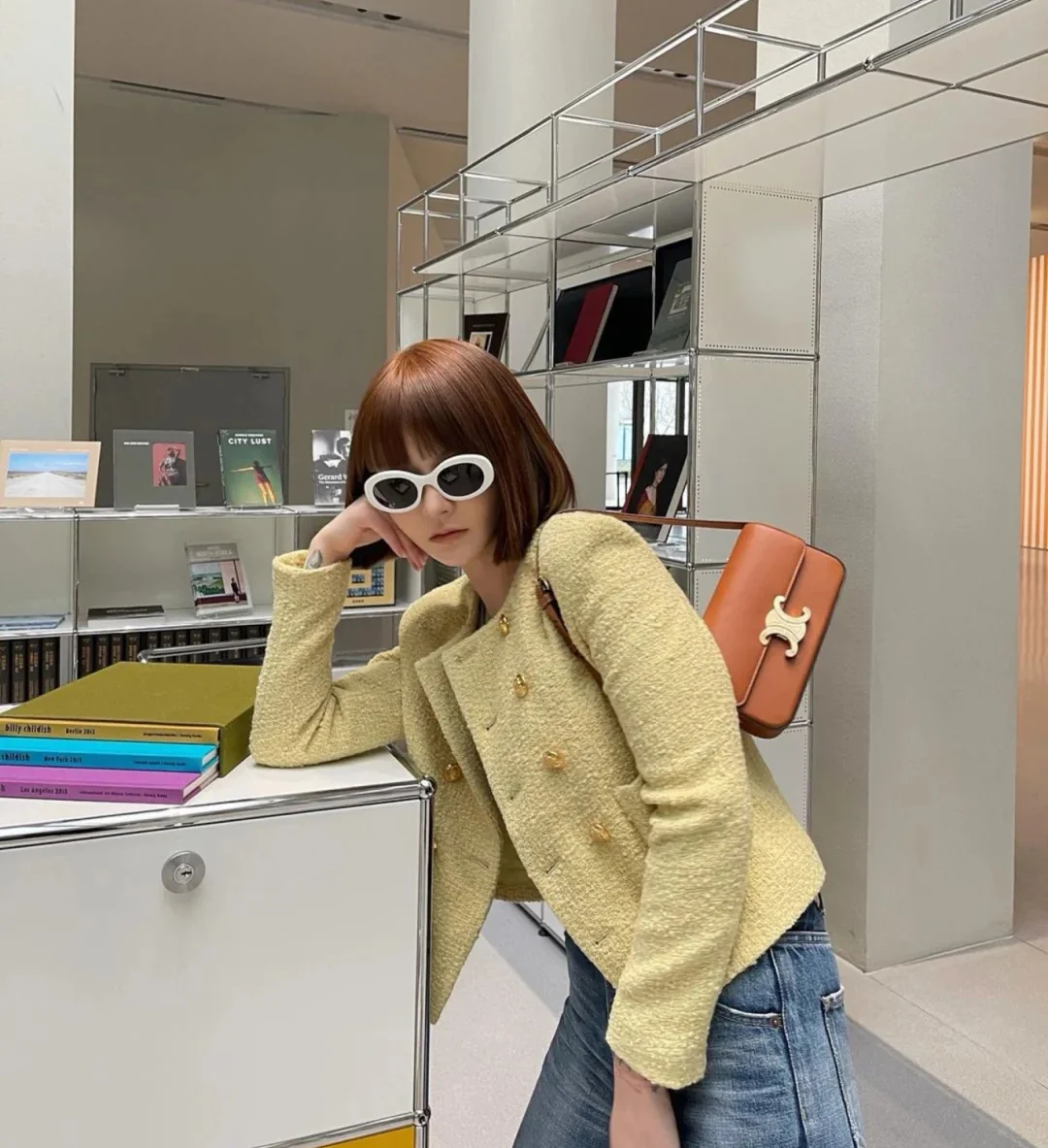 Сумка через плечо Celine Triomphe из коровьей кожи - коричневая