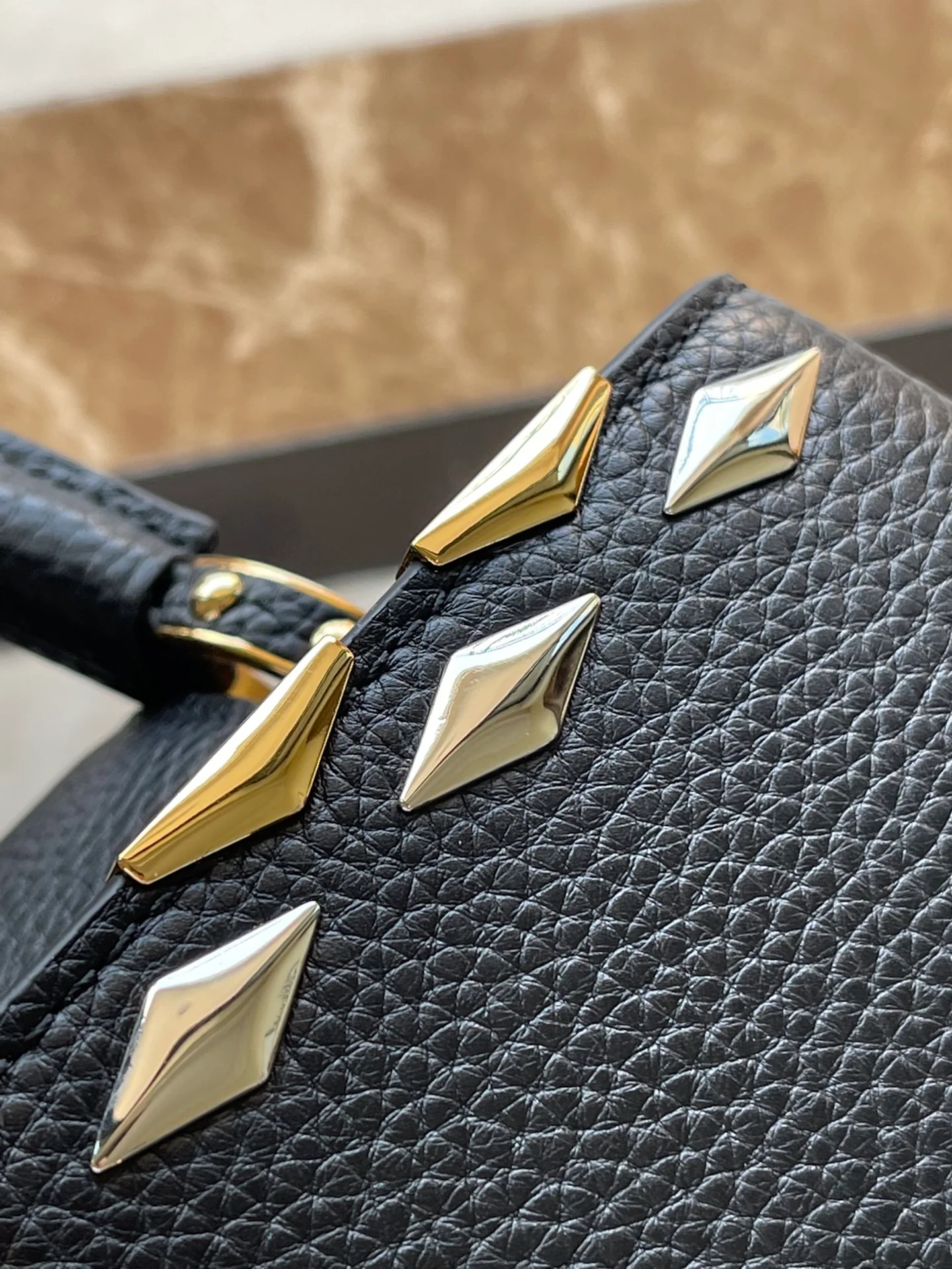 LV-m12751-capucines-medium handbag-black