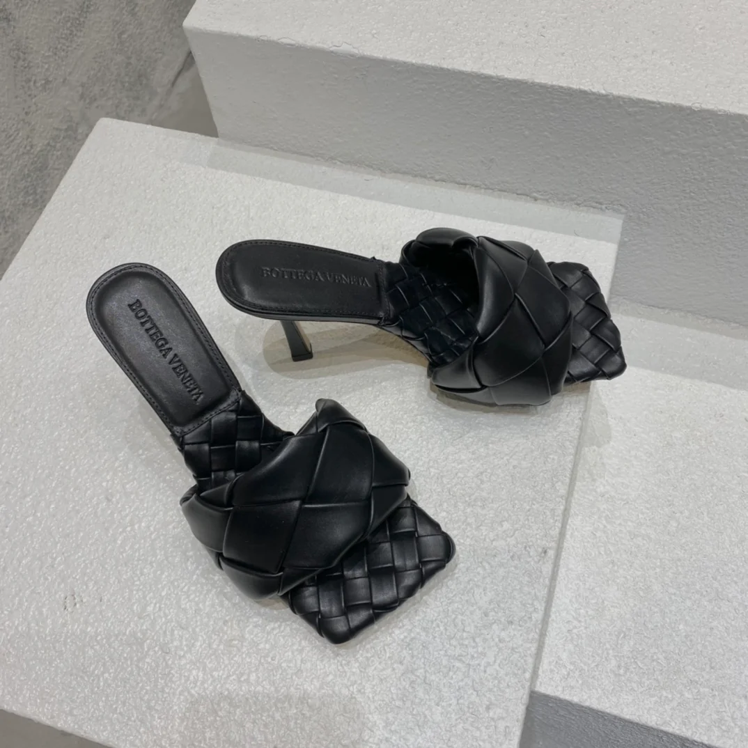 BV - Плетеные сандалии - Черные