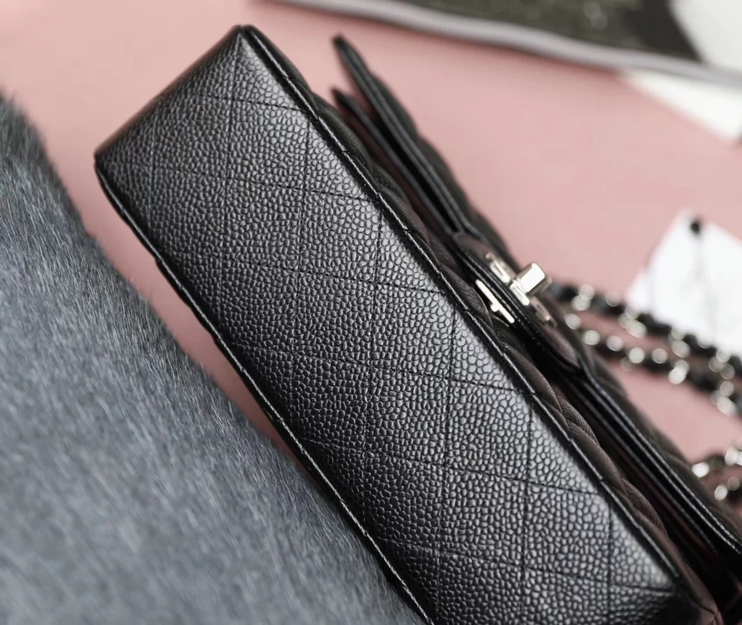 Chanel - Икра - Сумка CF - Черная с серебряной пряжкой - 23 см