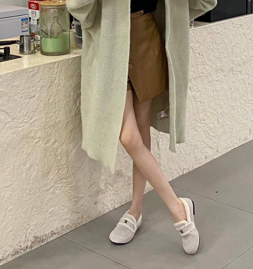 Коллекция Celine ?Ранняя весна 2022? — Пушистые балетки — Фотографии в обуви.