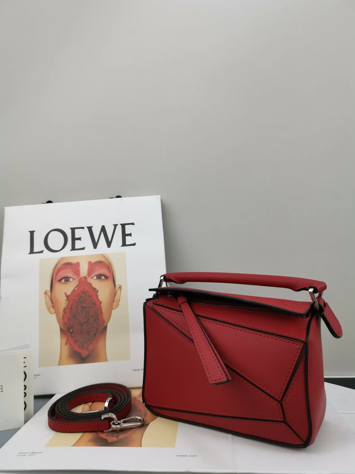 Мини-сумка Loewe Puzzle Bag из телячьей кожи - 18