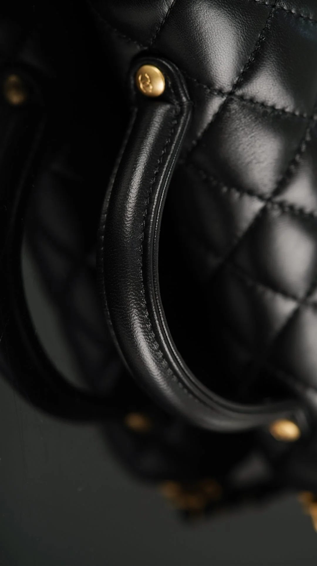 Сумка Chanel 25p Handle Flap Bag (квадратная) - черно-золотая